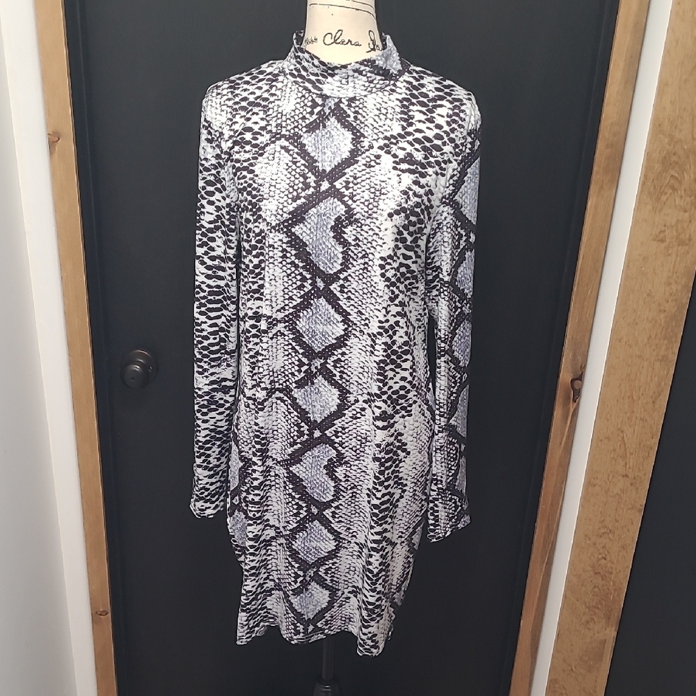 Black & White Snake Print Long Sleeve Mock Turtle Neck Body Con Dress